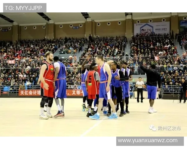 万人高喊球星名字瞬间引爆全场 气氛热烈令人热血沸腾 万人高喊球星名字瞬间引爆全场 气氛热烈令人热血沸腾