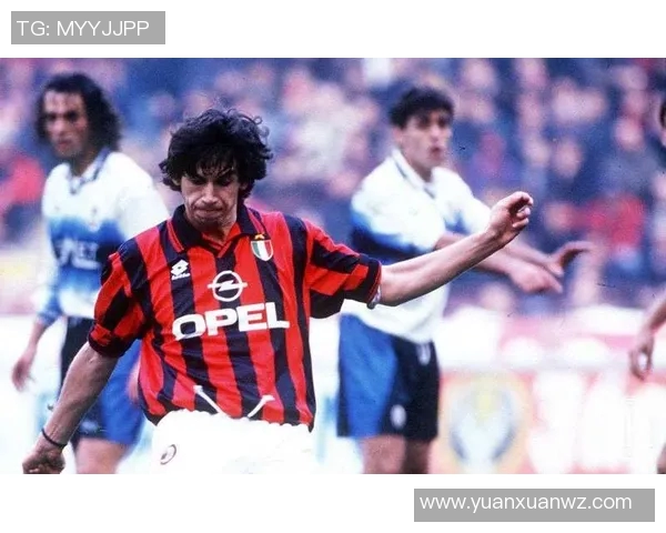 低调足球球星之子的人生故事从球场边缘到自我成长的轨迹 低调足球球星之子的人生故事从球场边缘到自我成长的轨迹