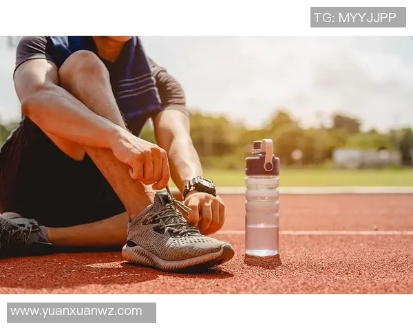 足球明星的一天:从晨跑到比赛场,揭秘他们的日常生活与训练幕后 足球明星的一天:从晨跑到比赛场,揭秘他们的日常生活与训练幕后